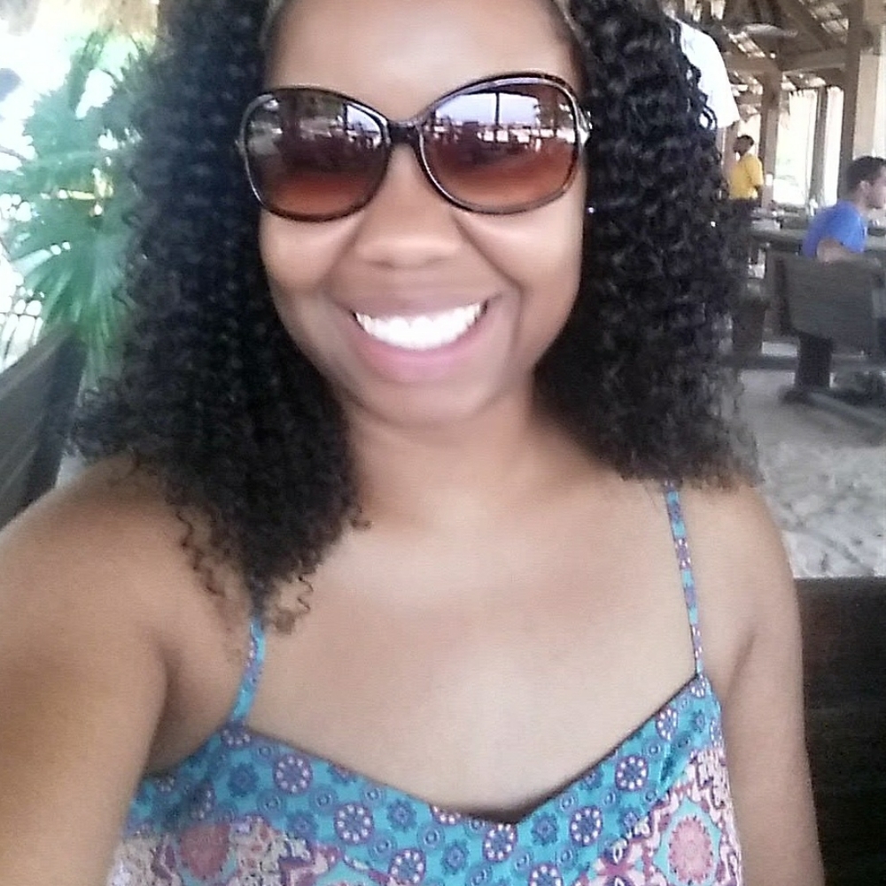 Meet your Posher, Monique